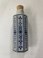 Finnländische  8-eckige Keramik- / Porzellan-Flasche