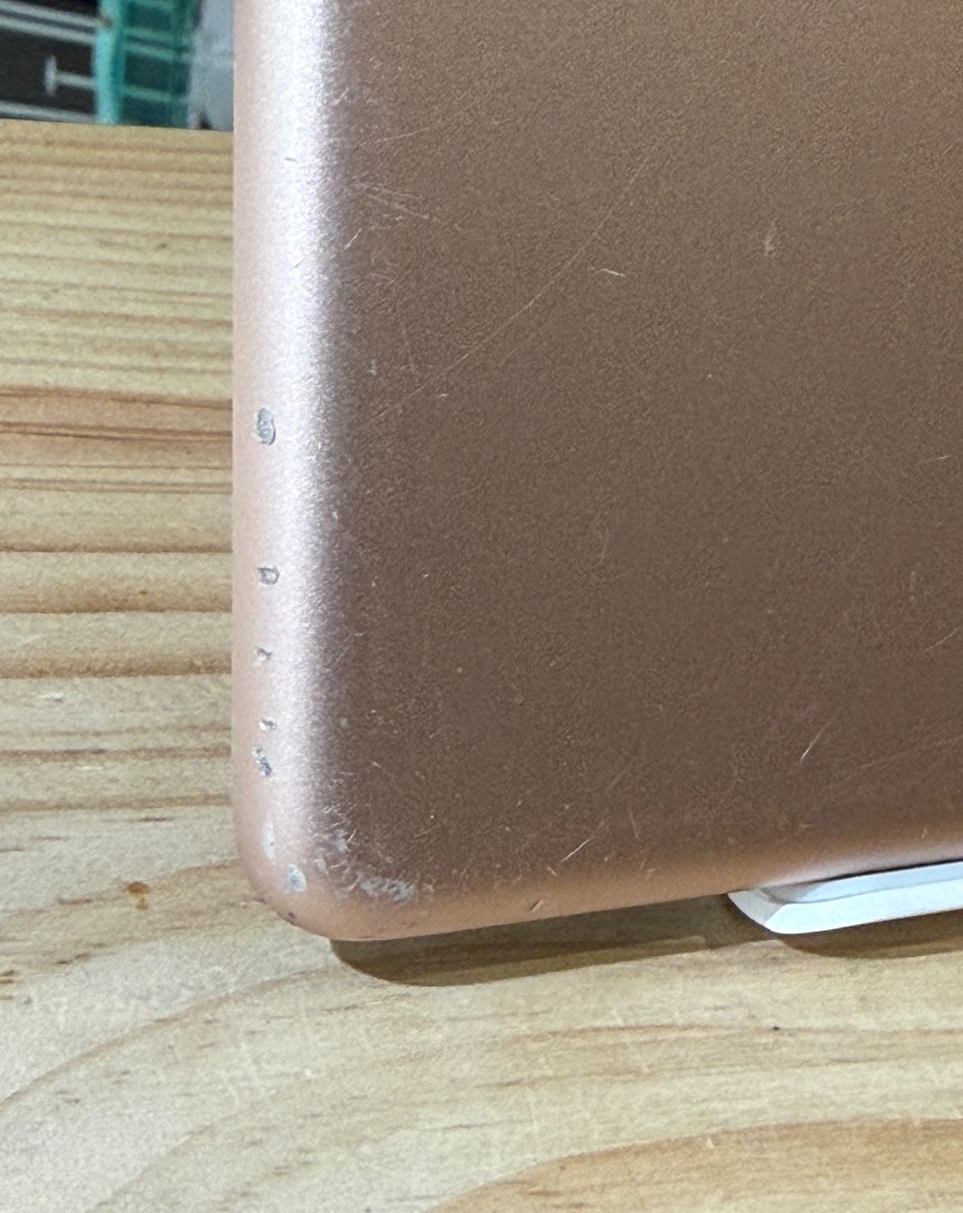 Apple Covers & Borse: Coque arrière pour iPad 7 avec Batterie – Usato da Morges venduto da DA-repa 6