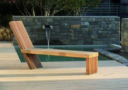 Designer Gartenbank aus CH FSC Lärchenholz. Swiss made!