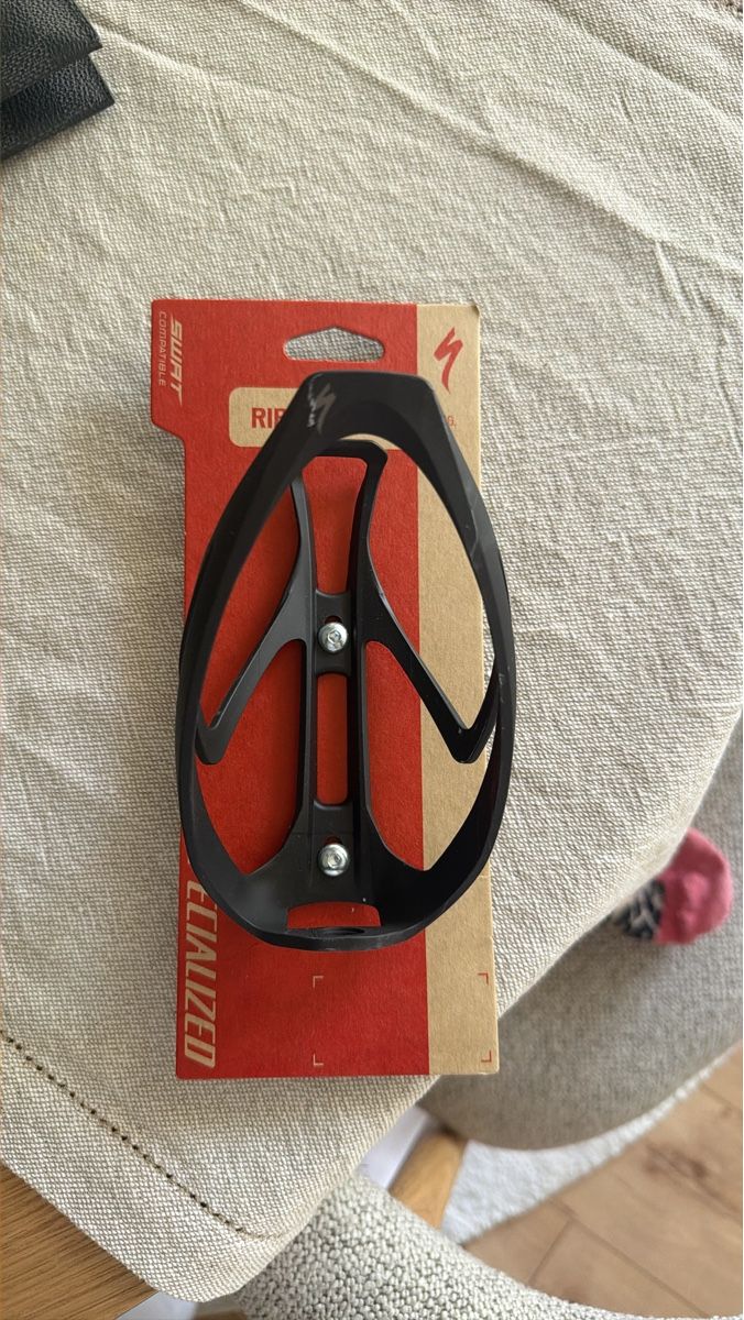 Specialized Pezzi di ricambio: Specialized VENDETTA Flaschenhalter V2 Schwarz Top Zustand – Nuovo e nell'imballaggio originale da Hinterkappelen venduto da NikicBalkan1504