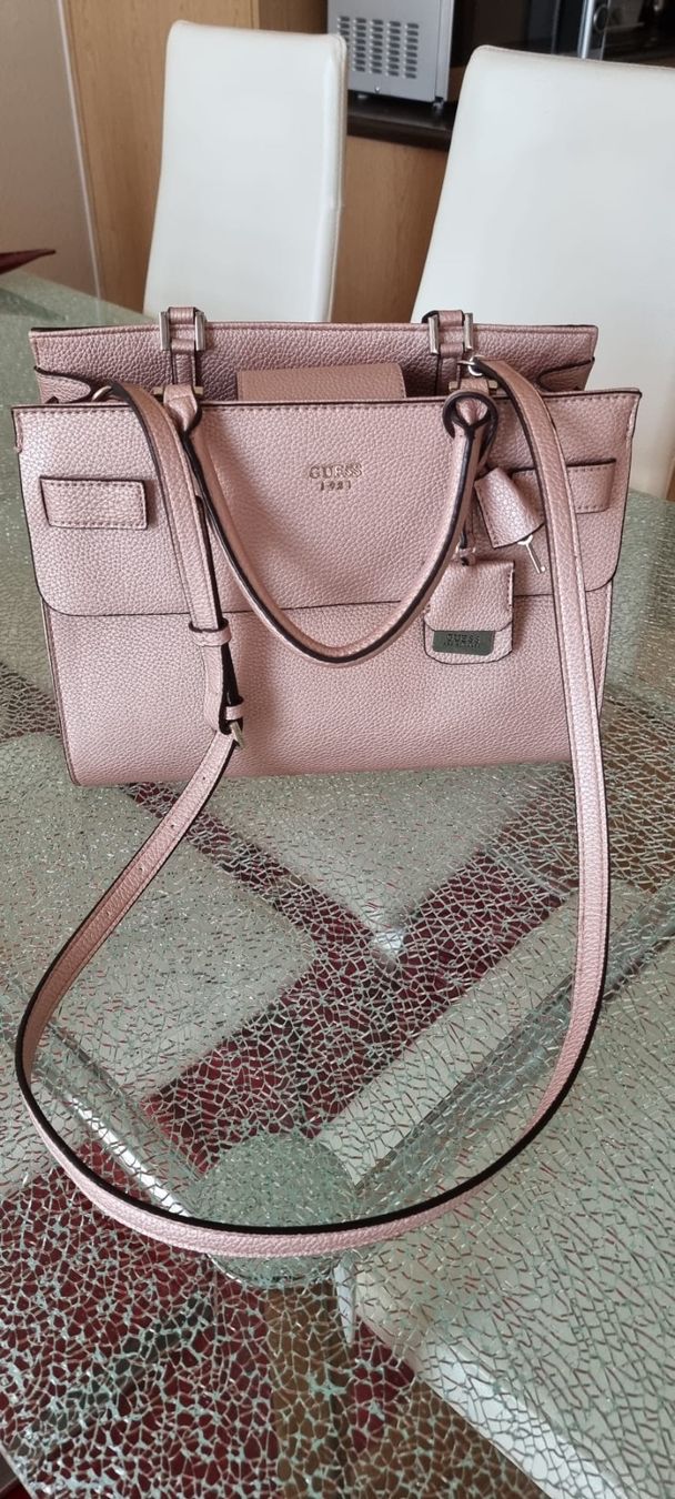 Guess Sacs femmes: Guess Handtasche – Neuf avec emballage d'origine à Luzern par Reni025 2