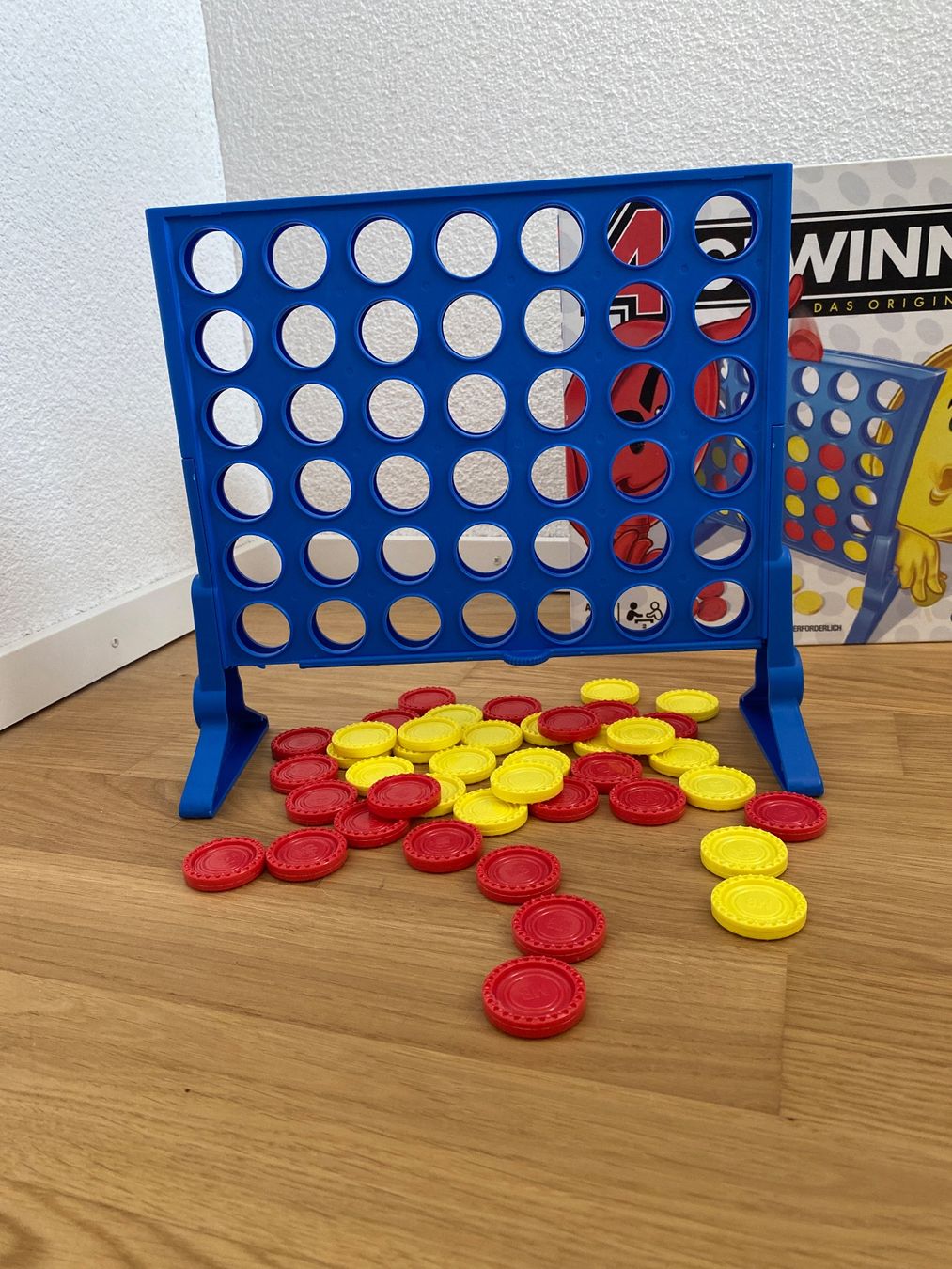 Hasbro Spiele: 4 Gewinnt das Original Hasbro Spiel! – Neu (gemäss Beschreibung) aus Gächlingen von Tara_devi 1