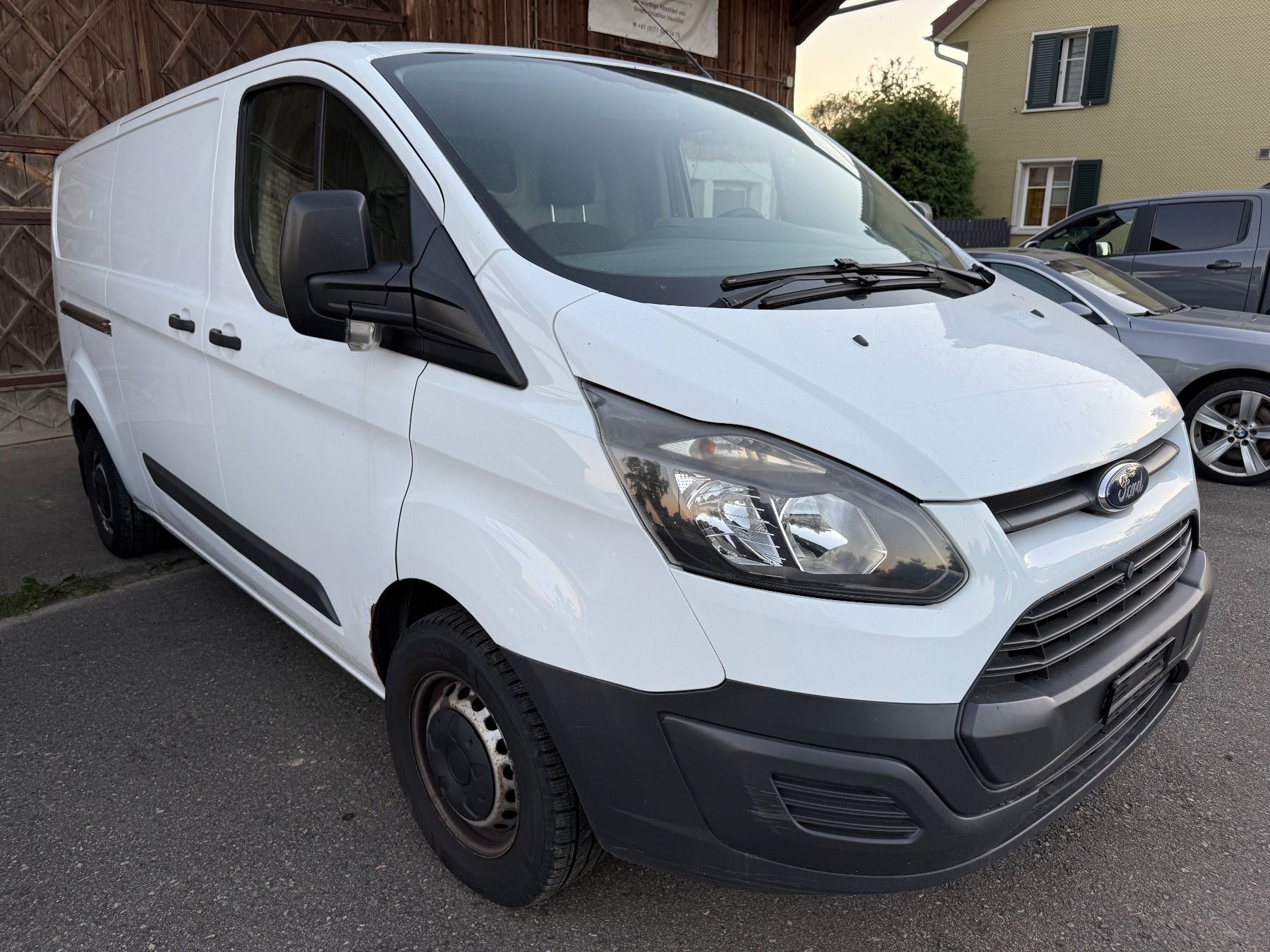 Ford Veicoli commerciali: Ford Transit Custom 2.2 Diesel lange Version – Usato da Egnach venduto da Nati97 1