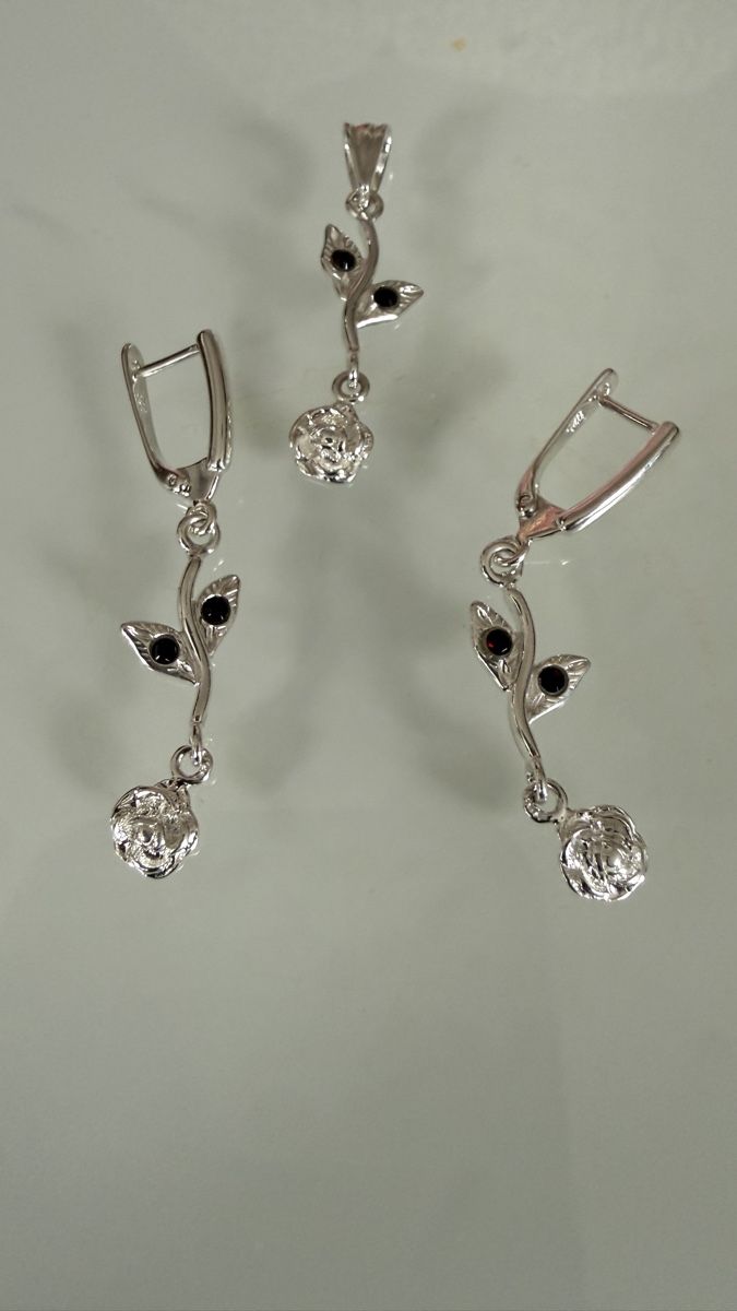 Altri gioielli: Silber- Schmuckset mit Blumenmuster, neuwertig – Nuovo e nell'imballaggio originale da Ebikon venduto da elischka