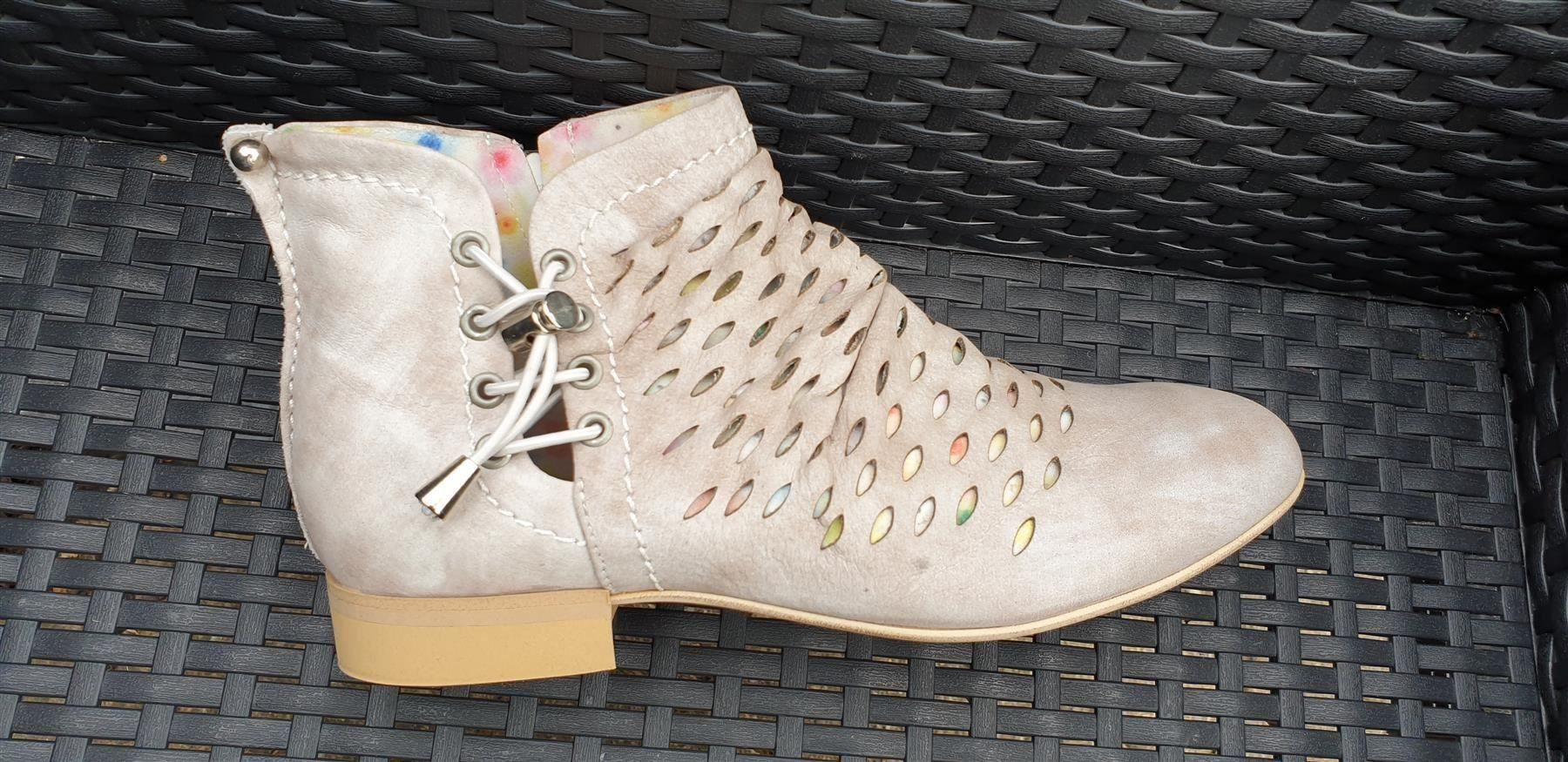 Scarpe da donna: DKODE Sachi Stiefel 41 NEU NP179.- Leder – Nuovo e nell'imballaggio originale da Buttwil venduto da MaraMari 1