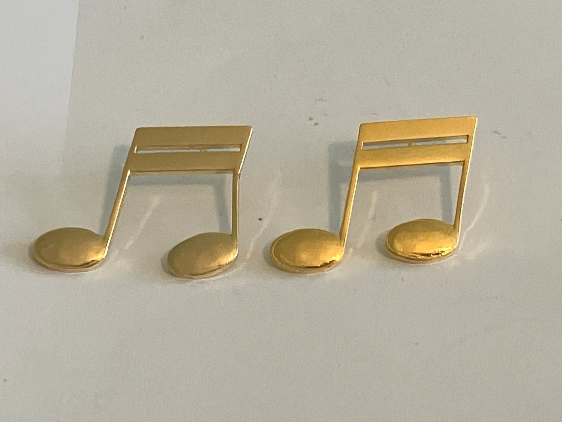 Placchette & Badge: 2 Pin Musiknoten – Usato da Basel venduto da djwwpp