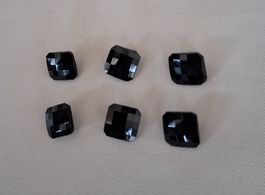 6 Stück schwarze, facettierte Glasknöpfe, 11 mm.