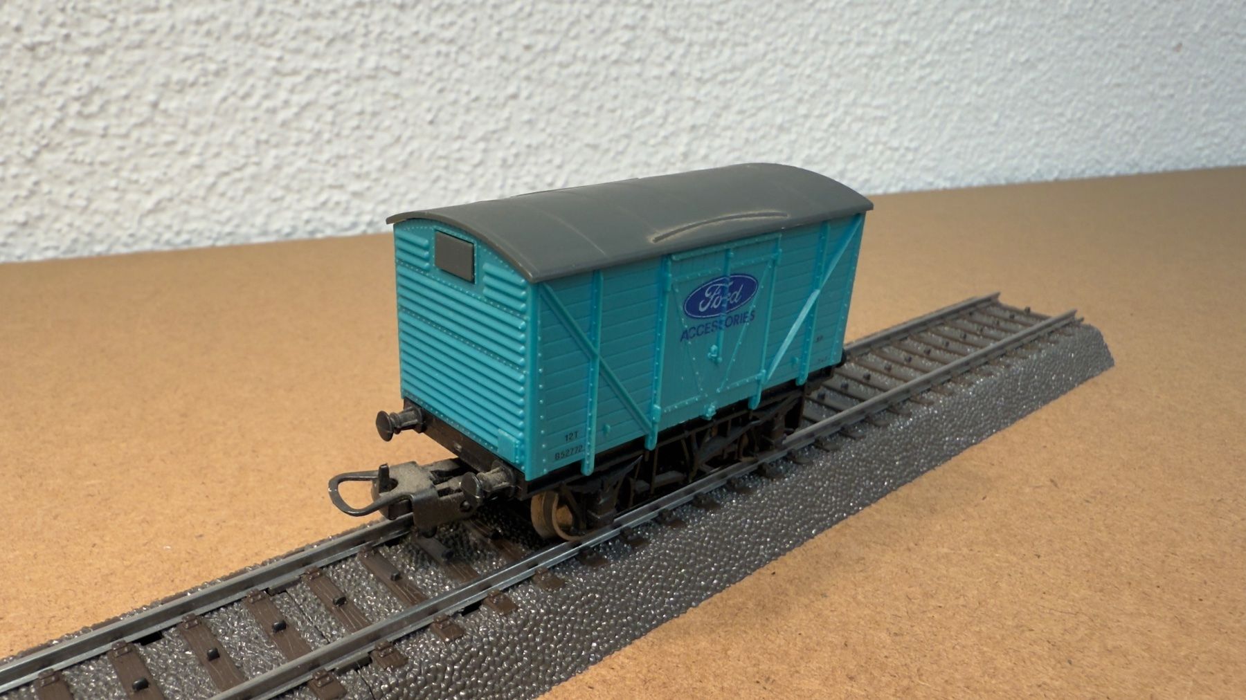 Lima Modelleisenbahnen: Lima Ford ACCESSORIES Güterwagen H0 / DC selten – Gebraucht aus Schlieren von rat_lq6b 1
