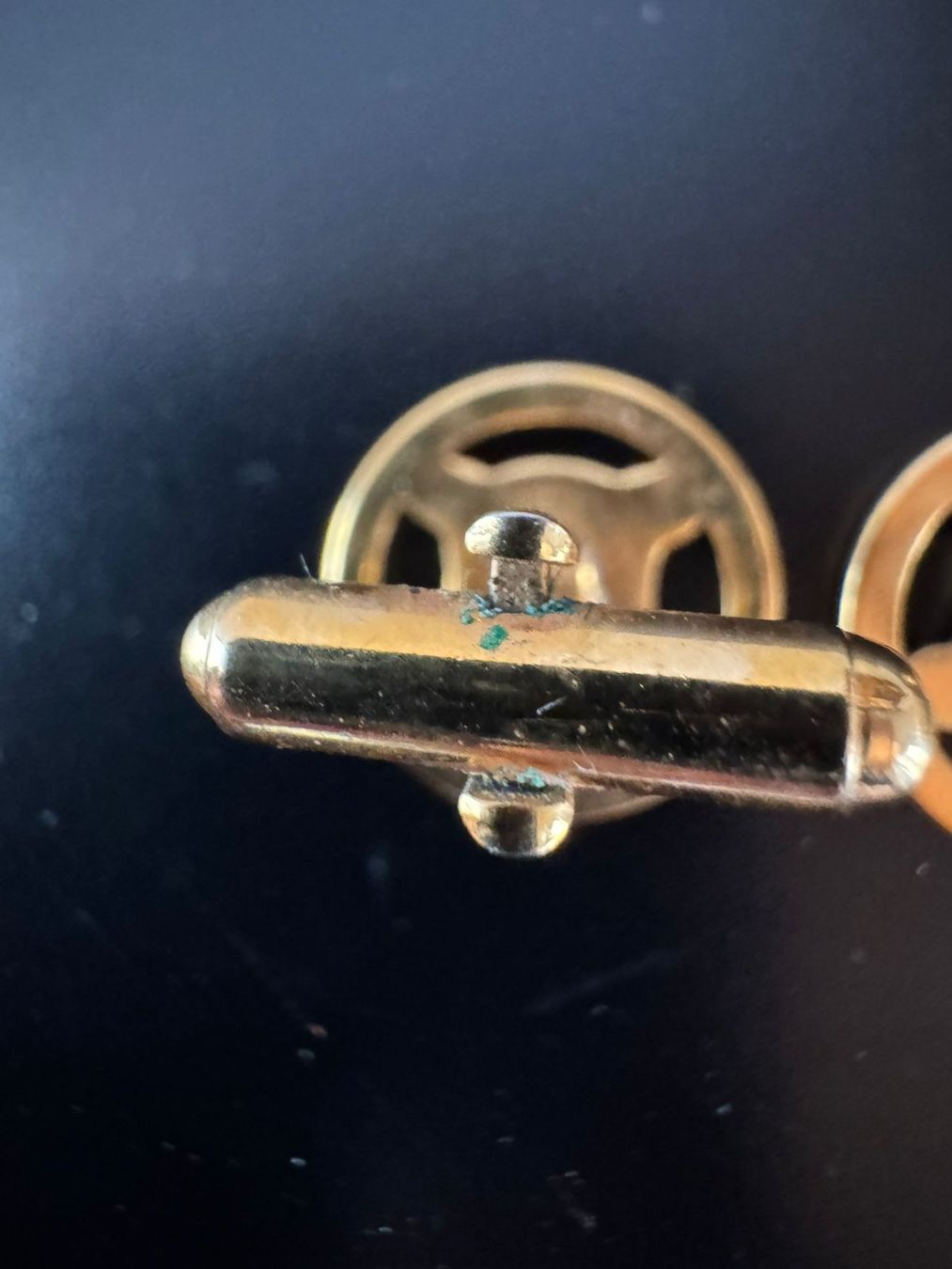 Celine Gemelli: Celine Manschettenknöpfe goldfarben Vintage – Usato da Winterthur venduto da Dejv 3