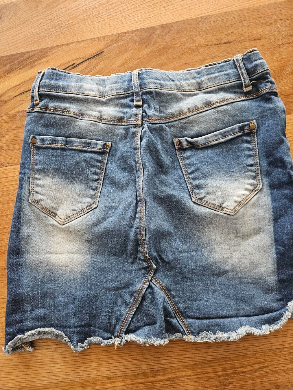 Vestiti & Gonne: Name it Jeansrock Gr. 140 – Usato da Engelburg venduto da ynnoc19 1