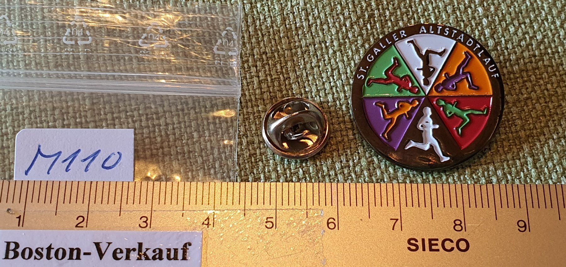 Placchette & Badge: M110 - Pin St. Galler Altstadtlauf – Usato da Reinach BL venduto da Boston-Verkauf 1