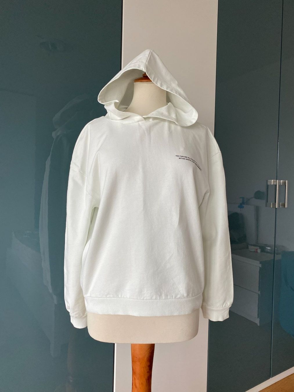 Pullover & Sweatshirts: Pullover offwhite Defacto M – Gebraucht aus Duebendorf von Alexandertreyer 1