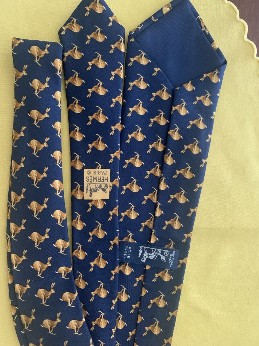 Cravatte: Cravatta Hermès seta blu lepri corsa uomo vintage – Usato da Lugano venduto da Edera49 6