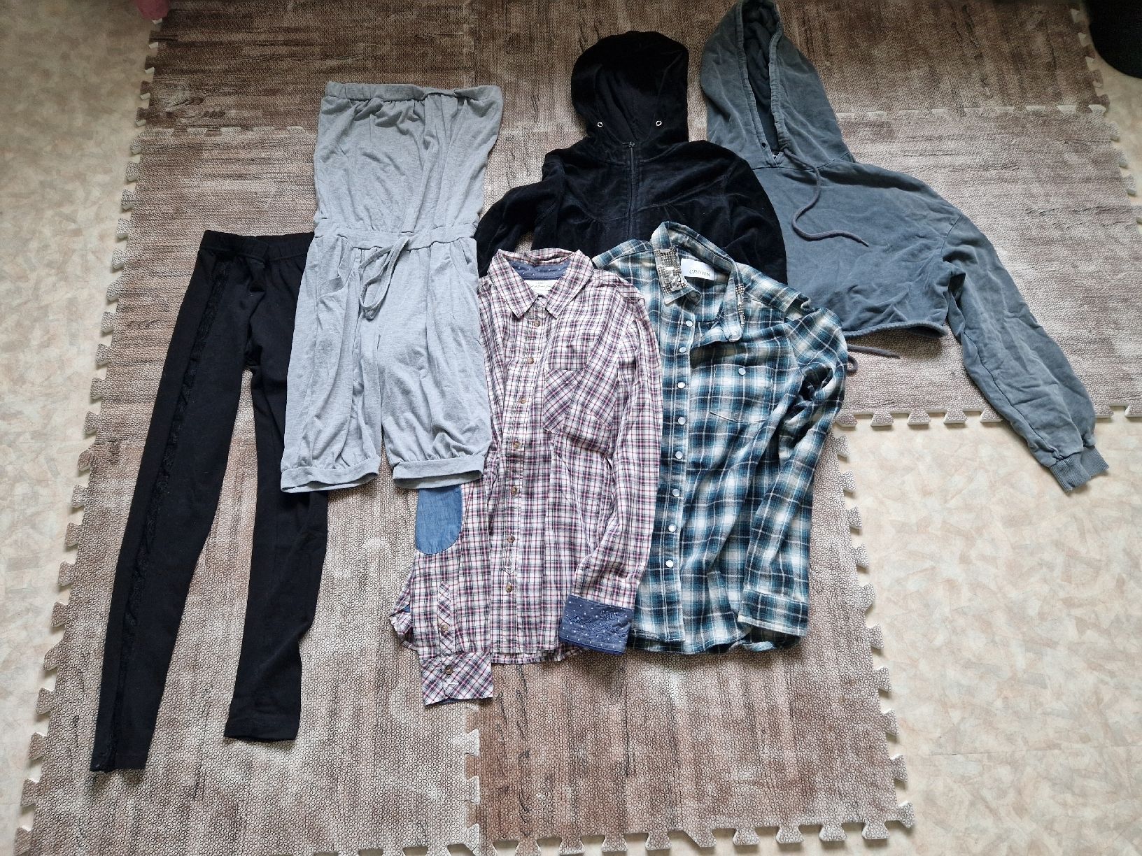 Lotti di vestiti: Kleiderpaket Gr. S – Usato da Triengen venduto da KittyKat6 6
