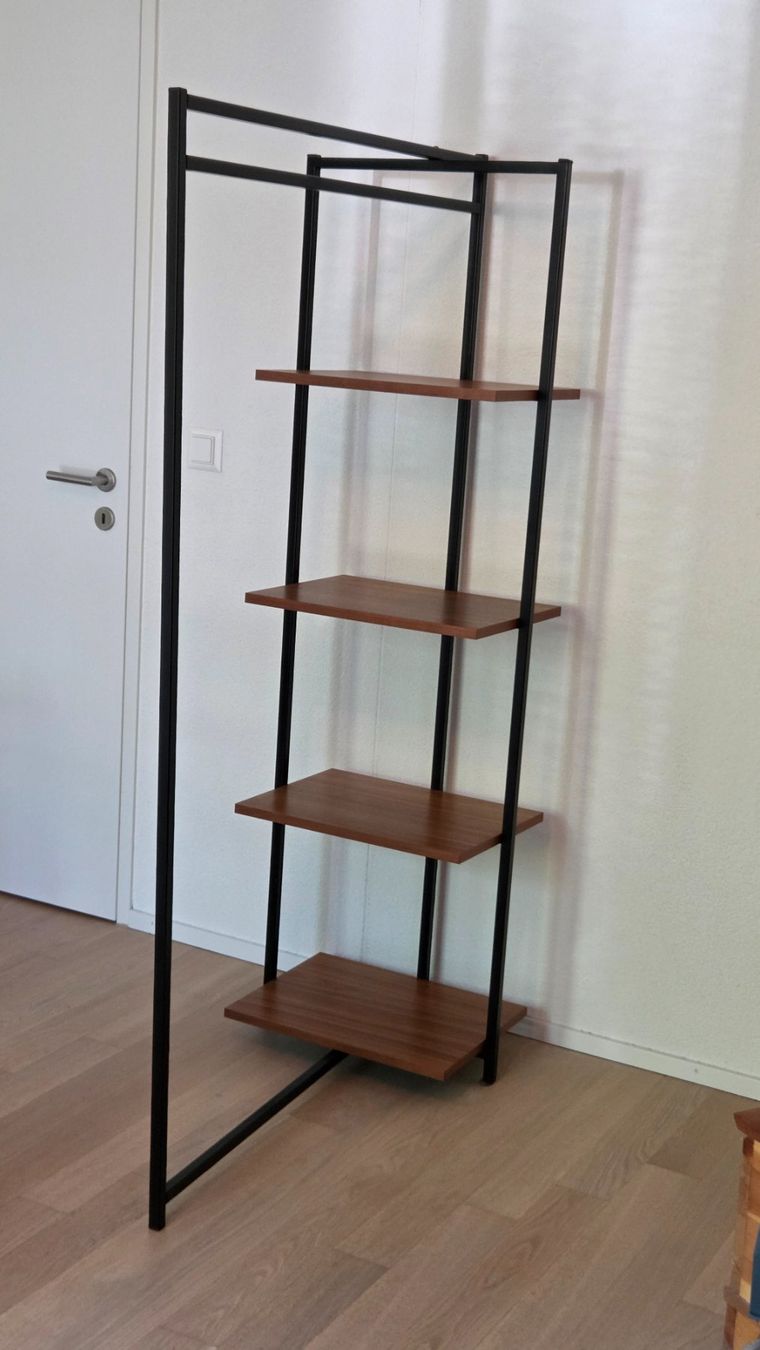 Scaffali: Designer Garderobe Regal Nussholz – Usato da Kilchberg ZH venduto da Beat30 2