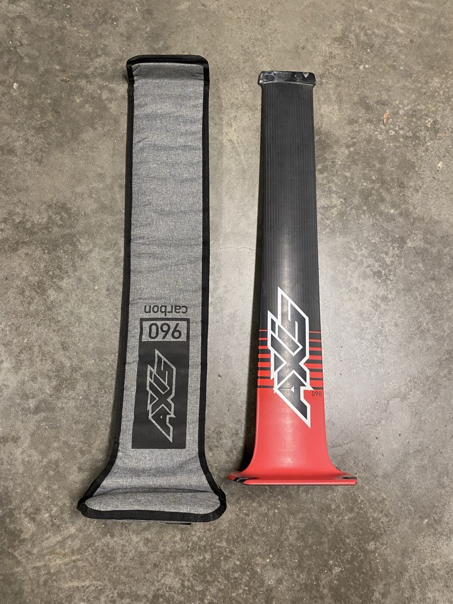 Axis Surfboards & Schwimmbrette: Mat Axis Foil Carbon V2 86 cm – Gebraucht aus Genève von F_MR
