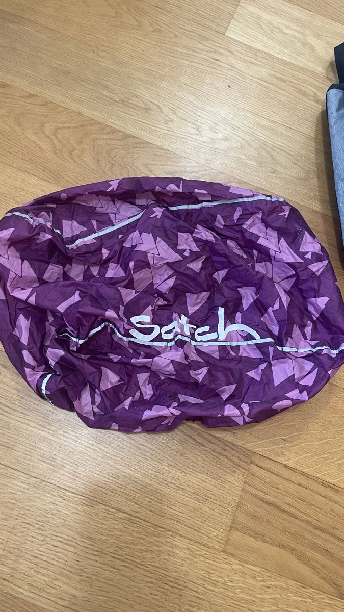 Dakine Zaini: Grauer Dakine Rucksack – Nuovo (secondo la descrizione) da Jona venduto da RobertMo 6