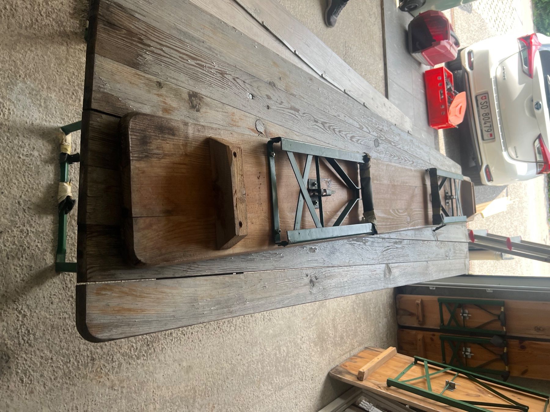 Set di tavolo e panche: Festbank garnitur – Usato da Boningen venduto da LAZ 6