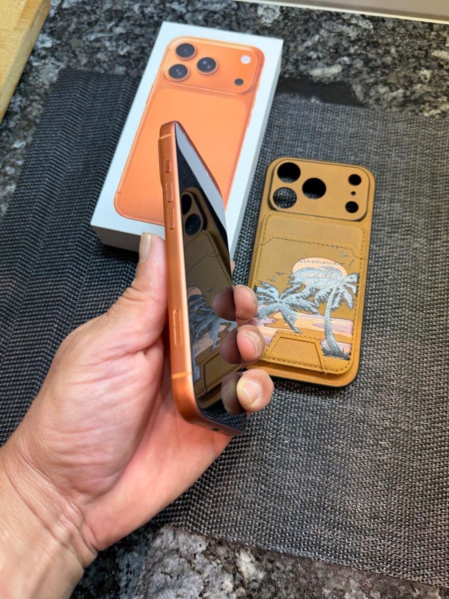 Apple Telefoni cellulari / Smartphones: iPhone 17 Pro 256 GB, Cosmic Orange – Nuovo (secondo la descrizione) da Zollikofen venduto da Eisy18 3