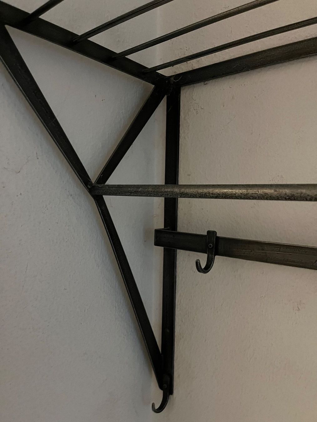 Guardaroba: Vintage Wandgarderobe aus Metall – Usato da Aeugst am Albis venduto da Samothy 2