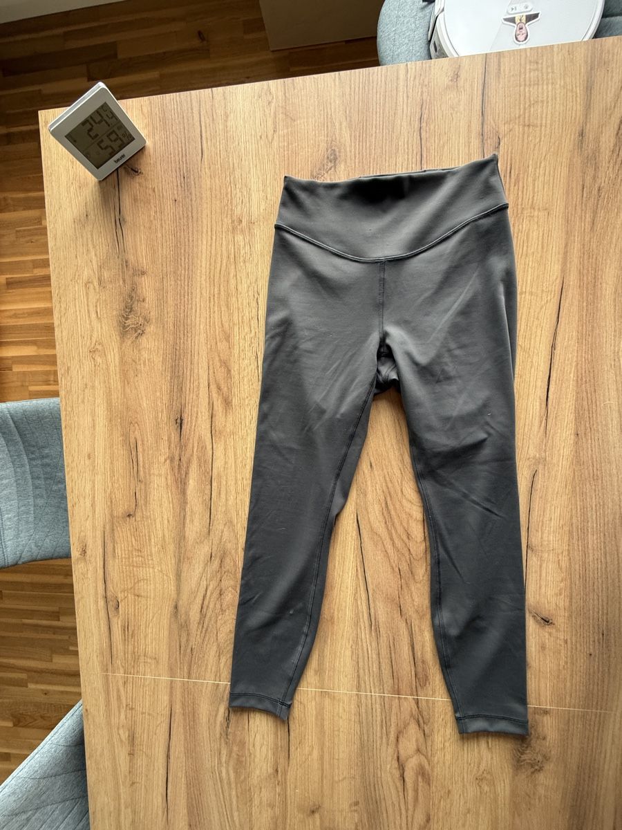 Lululemon Leggings: Lululemon Leggings dunkelgrau  6 – Nuovo (secondo la descrizione) da Schlieren venduto da NM_Nici 1