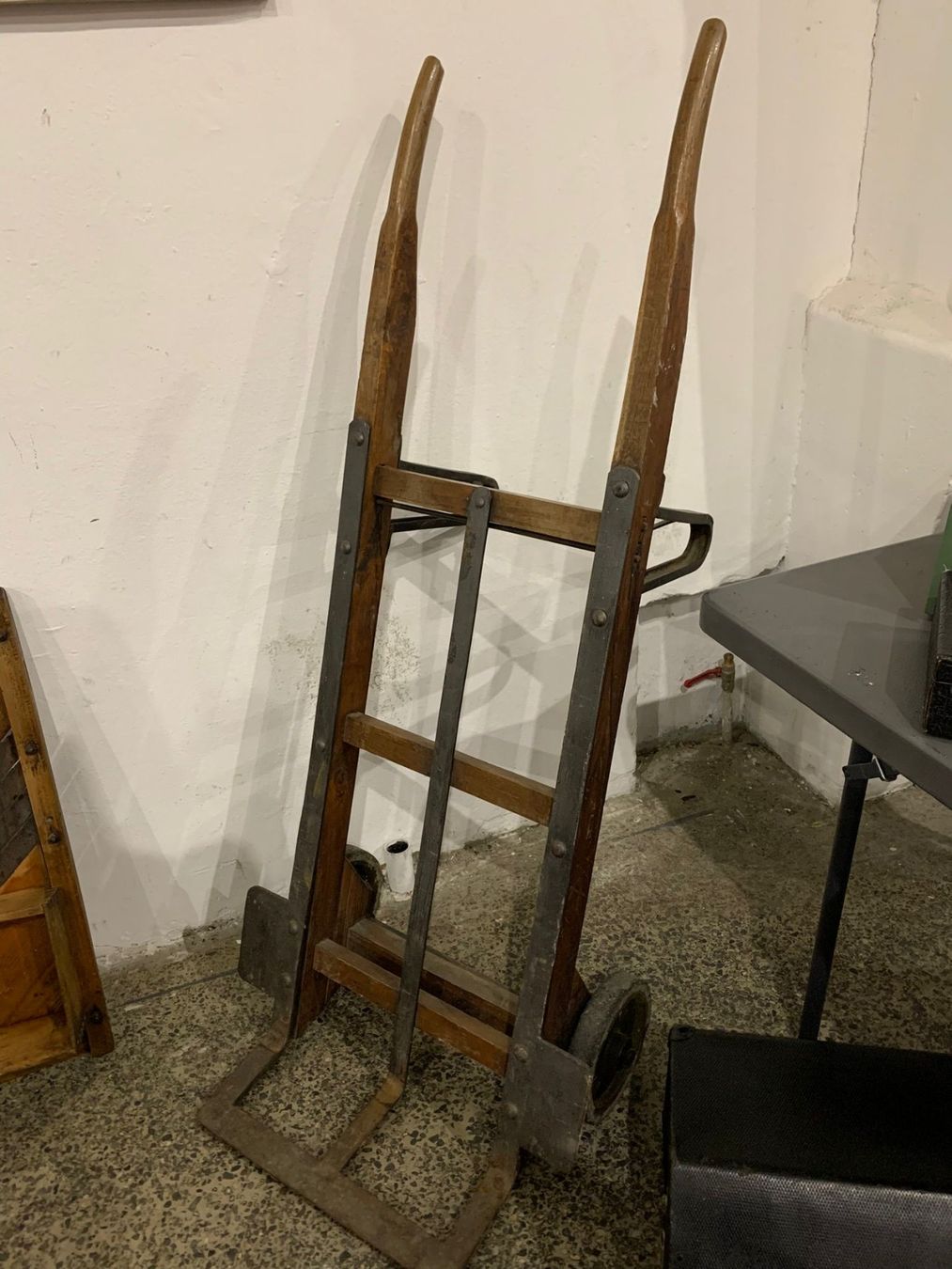 Schubkarren: Antico carrello industriale – Gebraucht aus Bedigliora von des_j29b