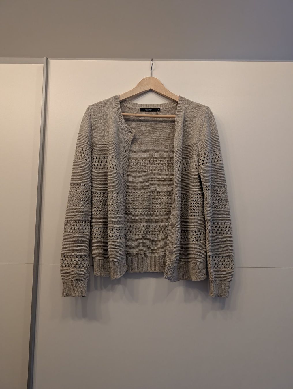 Navyboot Maglioni & Felpe: Navyboot Strickjacke Beige Gr. 36 – Nuovo (secondo la descrizione) da Wettingen venduto da skilpadde