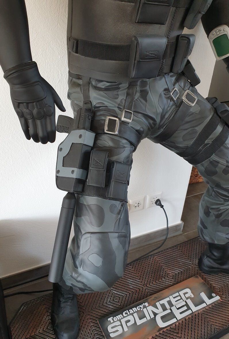 Sculture & Statue: SPLINTER CELL - Sam Fisher Statue (180 cm, lebensgross) – Usato da Wilen b. Wollerau venduto da morethanmusic 5