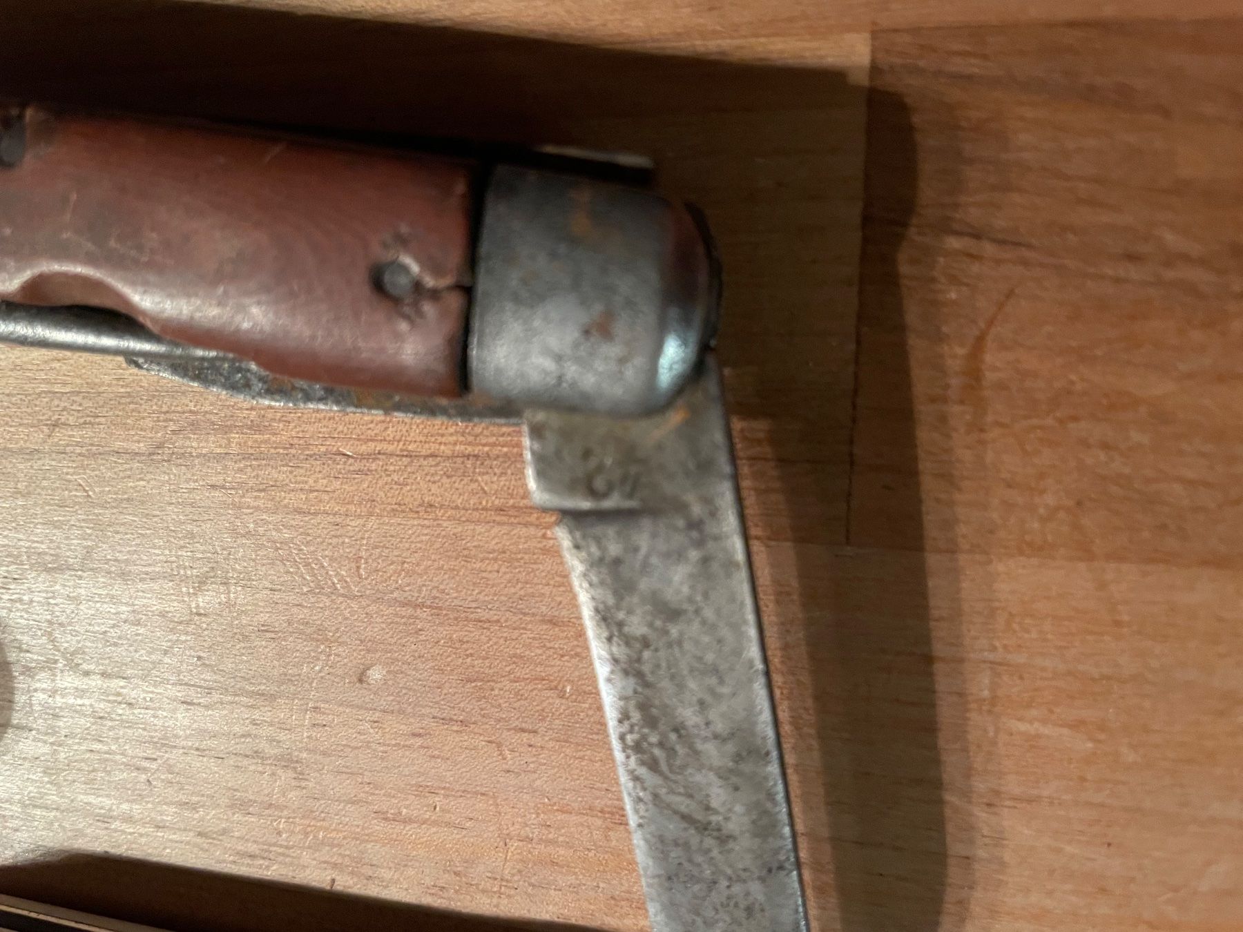 Victorinox Couteaux de poche: 4 Militär  Taschenmessser – D'occasion à Oberiberg par stab 1
