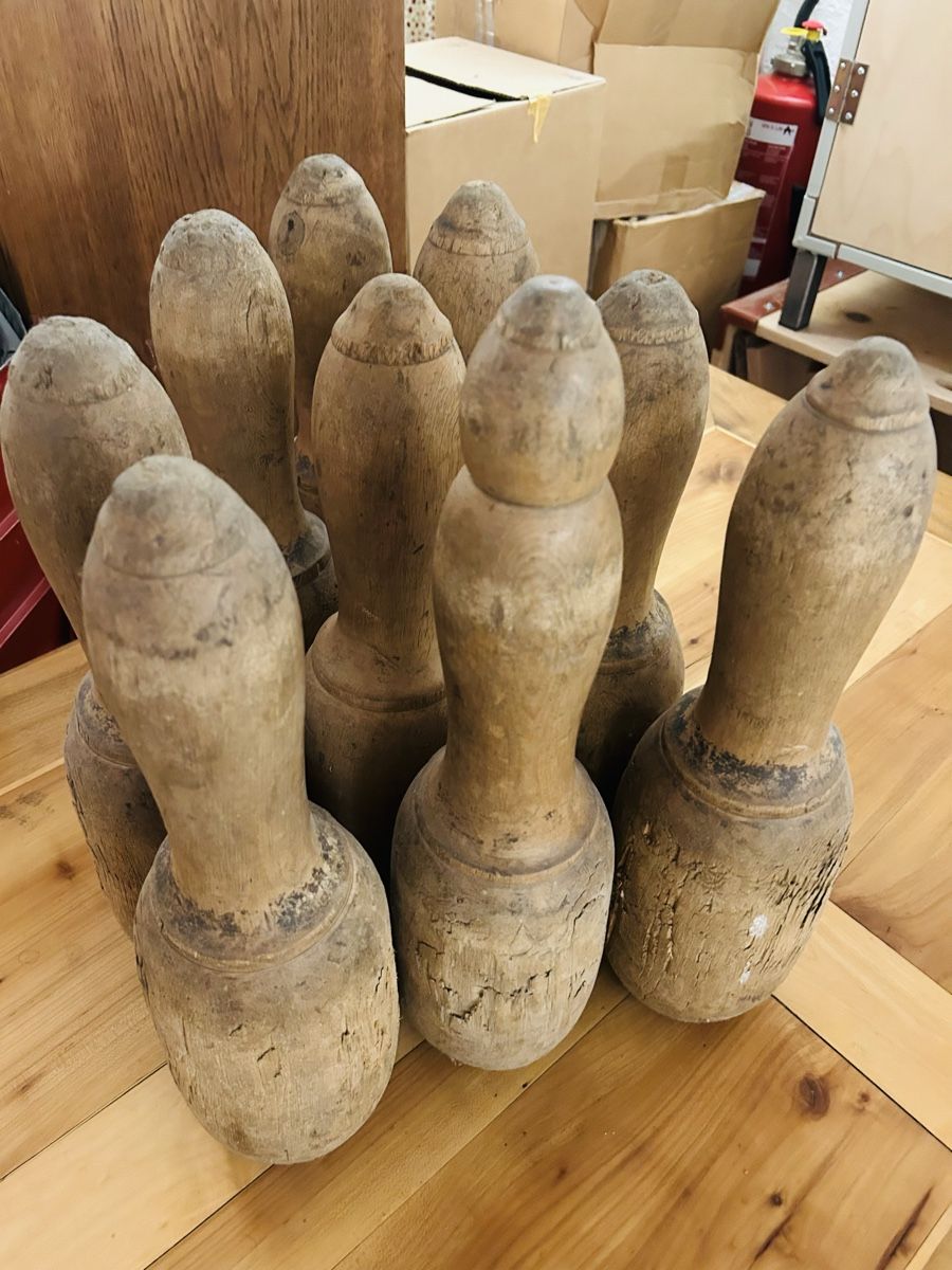 Tutte le decorazioni: Antique Holz Kegel 9 Stk. – Usato da Zürich venduto da KuduKing