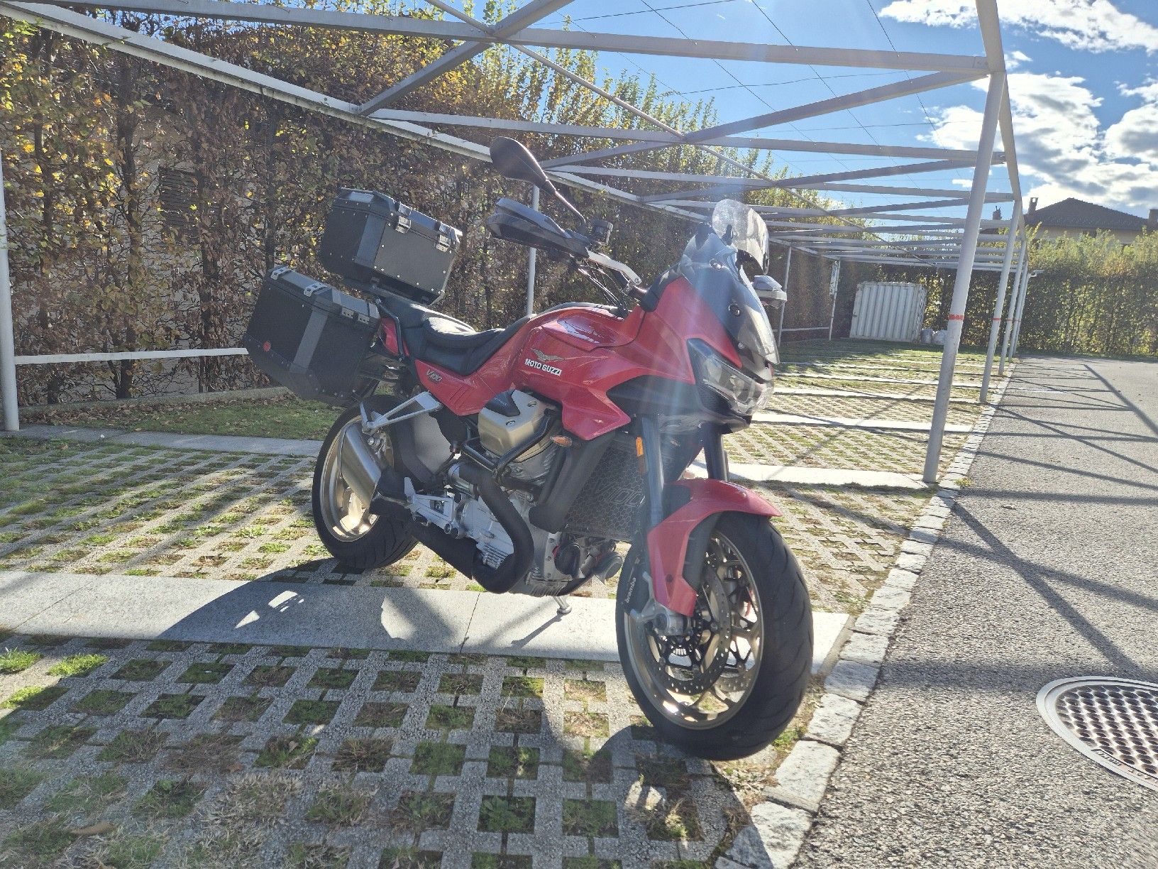 Moto Guzzi Touring: Moto Guzzi V100 – Usato da Besazio venduto da cattivik631