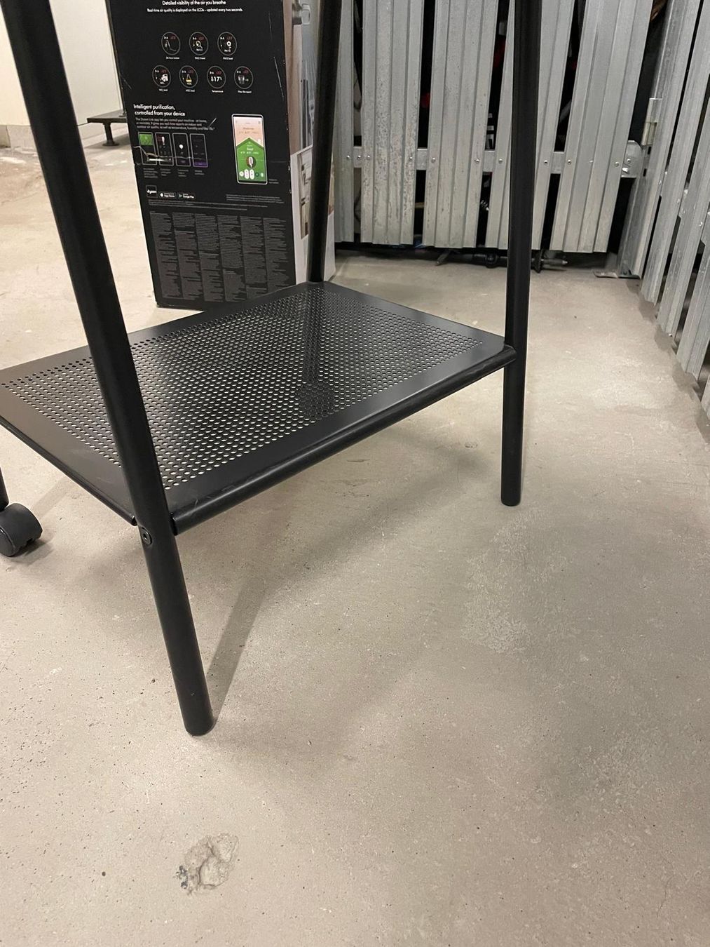 Ikea Tische: Ikea Beistelltisch / Nachttisch – Gebraucht aus Basel von juliaannika 1