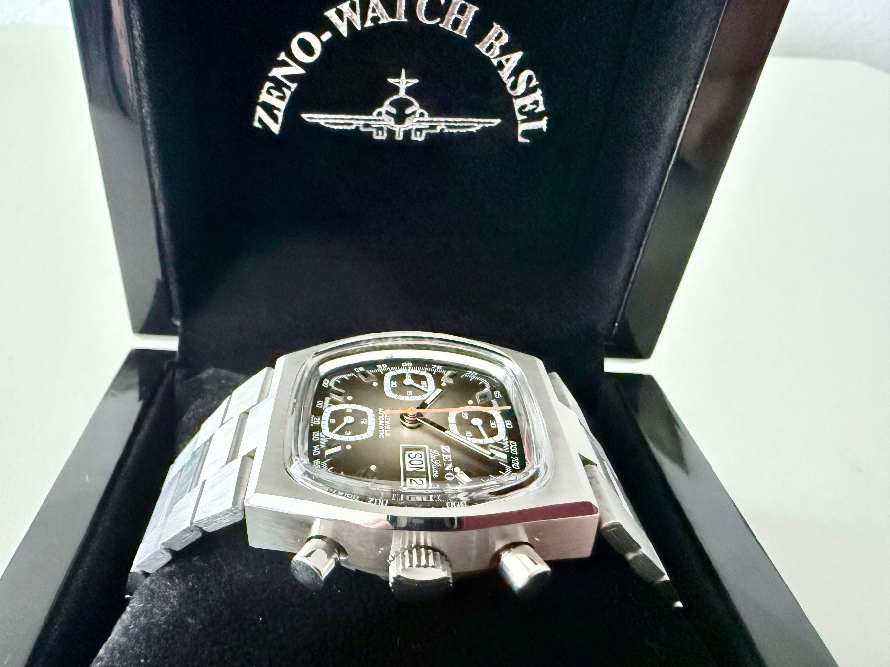 Zeno Orologi: ZENO SQ De Luxe Automatic Day-Date Chronograph, Valjoux 7750 – Nuovo e nell'imballaggio originale da Le Mont-sur-Lausanne venduto da LycaGallery 4