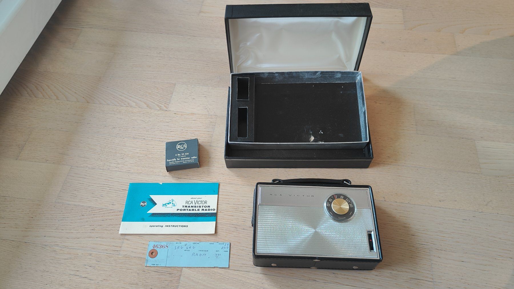 Radio: RCA Victor transistor portable radio 1962 – Usato da Meyrin venduto da bla_z925 1
