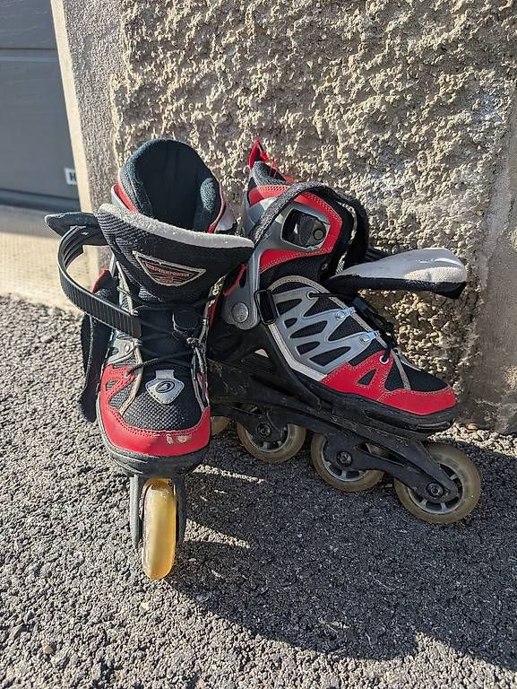 Inline-Skating & Rollschuhe: Patins à roulettes Rollerblade 33-36.5 – Gebraucht aus La Chaux-de-Fonds von Mcleonita 3