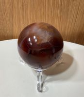 Sehr schöne Karneol dunkel Kugel mit Ständer aus Madagaskar