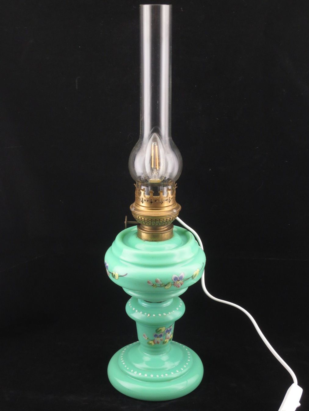 Lampade: Petrollampe Opalglas lampe à petrole opaline 1900 – Usato da Noville venduto da ceram