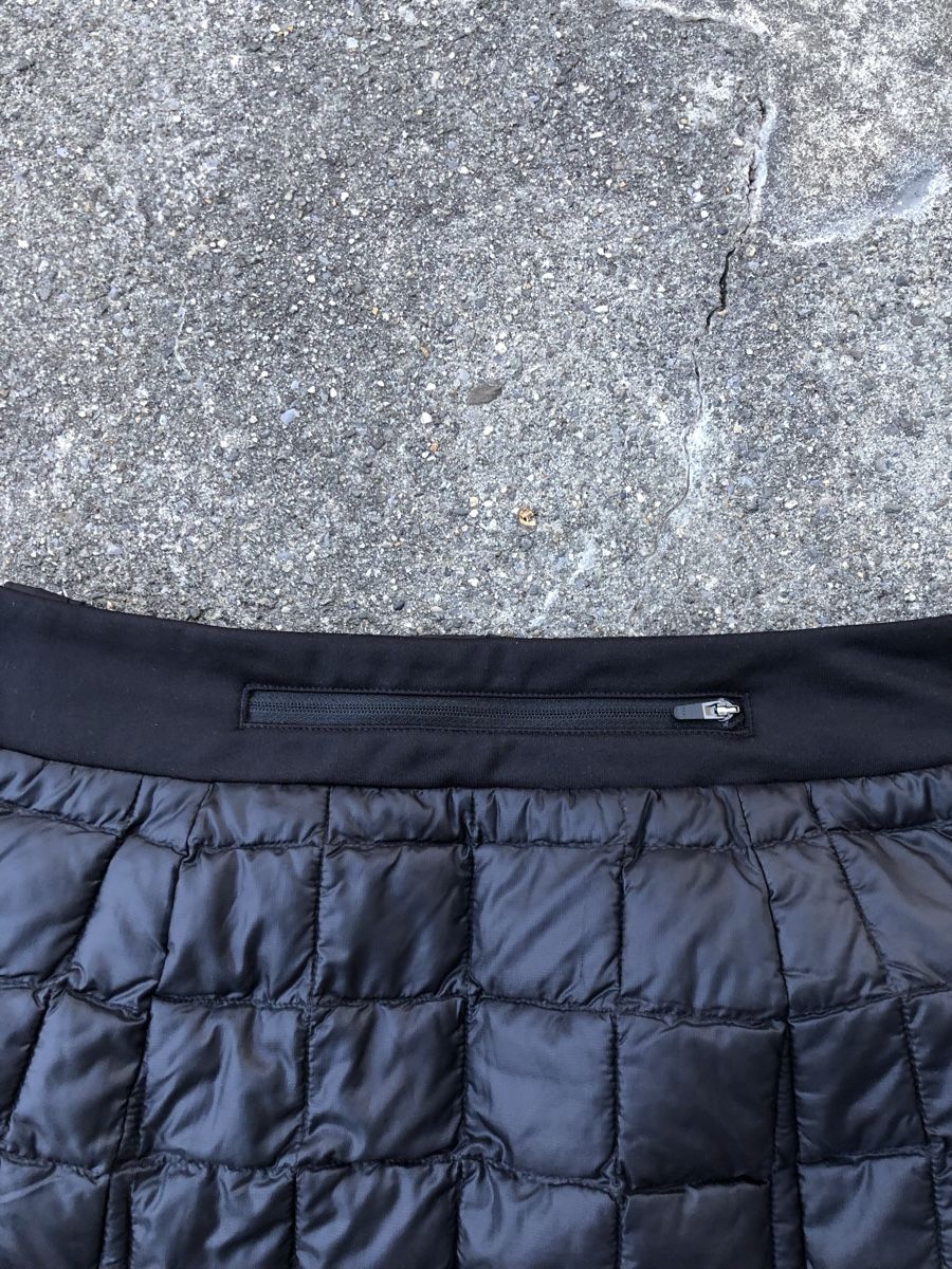 North Face Jupes: North Face Puffer Rock – D'occasion à Fribourg par ann_l9b7 5