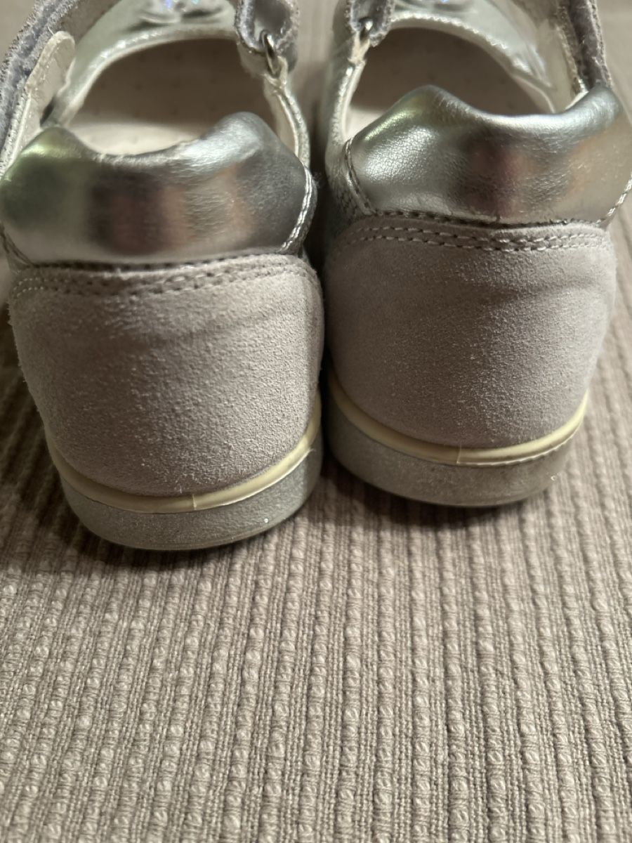 Elefanten Scarpe per ragazze: Silberne Elefanten Schuhe, Grösse 34 – Usato da Dottikon venduto da cimar 2