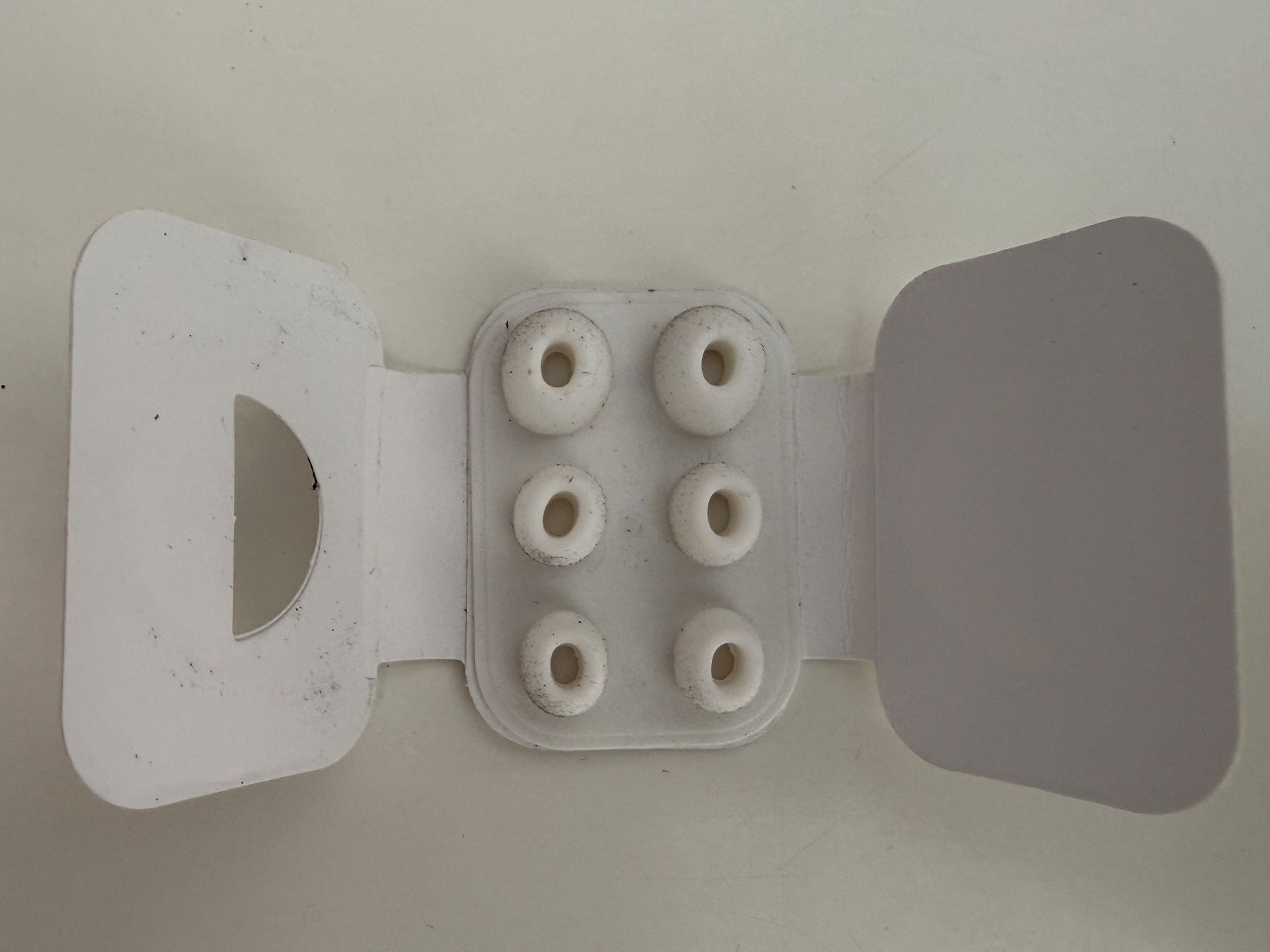 Apple Cuffie: Apple AirPods Pro 2 mit Ladecase – Usato da Zürich venduto da Domiloch11 5