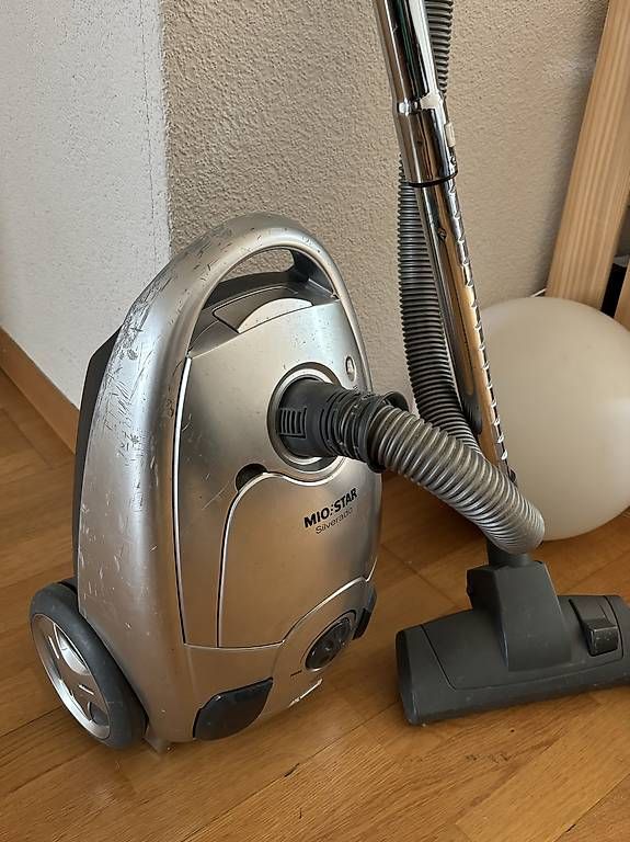 Staubsauger & Zubehör: Staubsauger – Gebraucht aus Bern von est_w52k