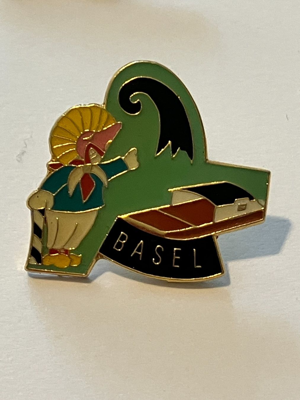 Placchette & Badge: 1 Pin Basel Waggis Fähri – Usato da Basel venduto da djwwpp
