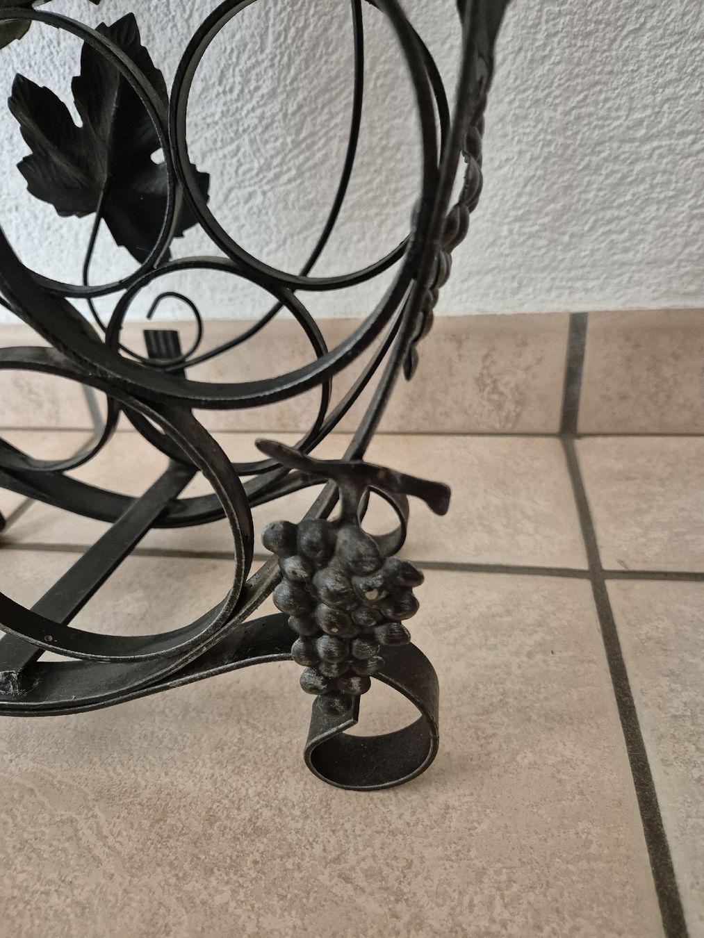 Portabottiglie: Porte bouteilles en fer forgé – Usato da Le Locle venduto da CHEGUA 2