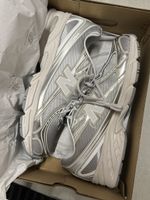 New Balance 740 Silber 44.5