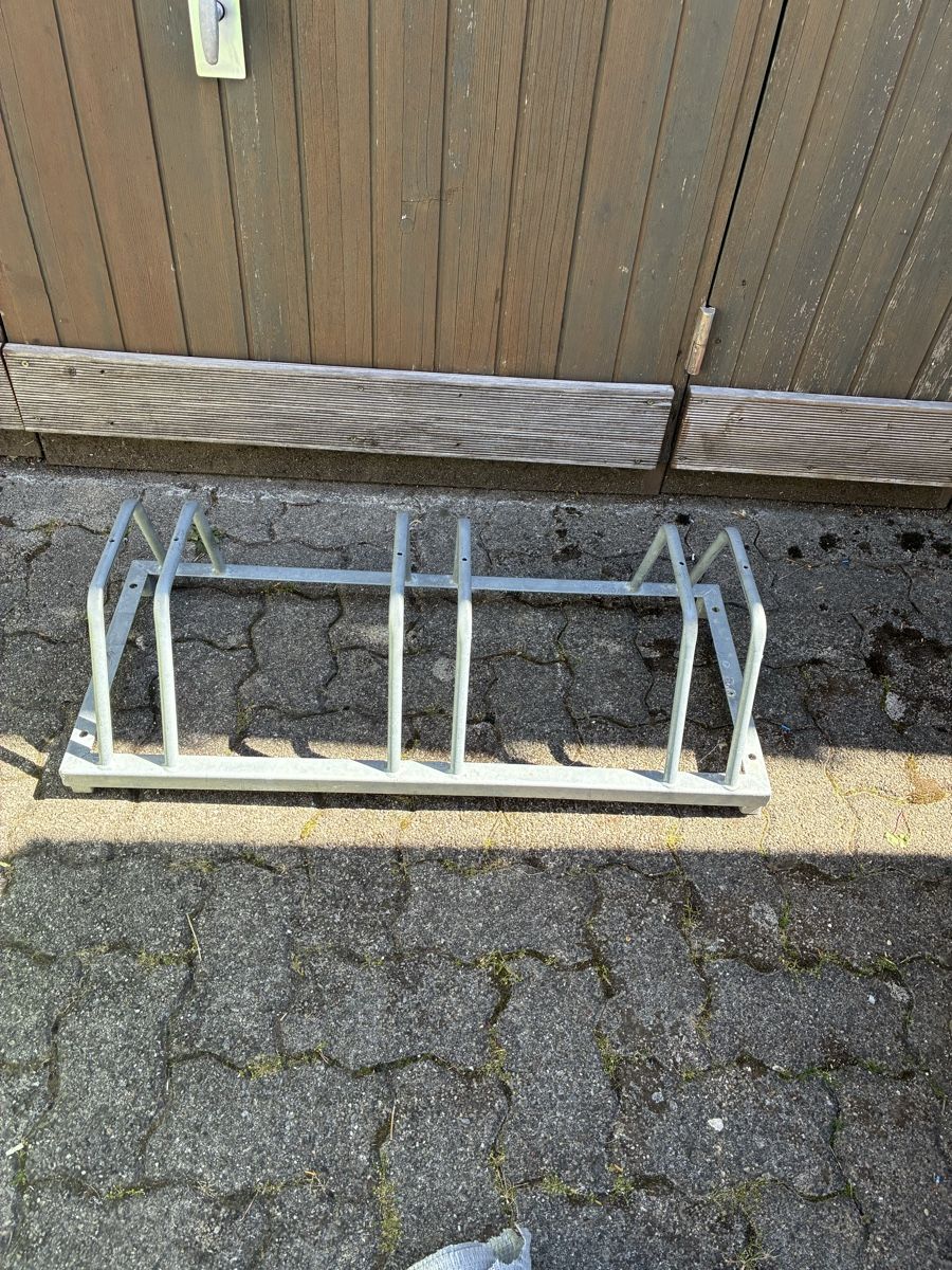 Veloständer: Veloständer 3 Plätze – Gebraucht aus Dietikon von ebegab