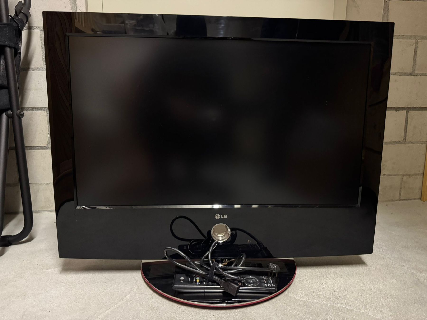 LG Fernseher: LCD HD TV 32 Zoll – Gebraucht aus St. Gallen von Jawals