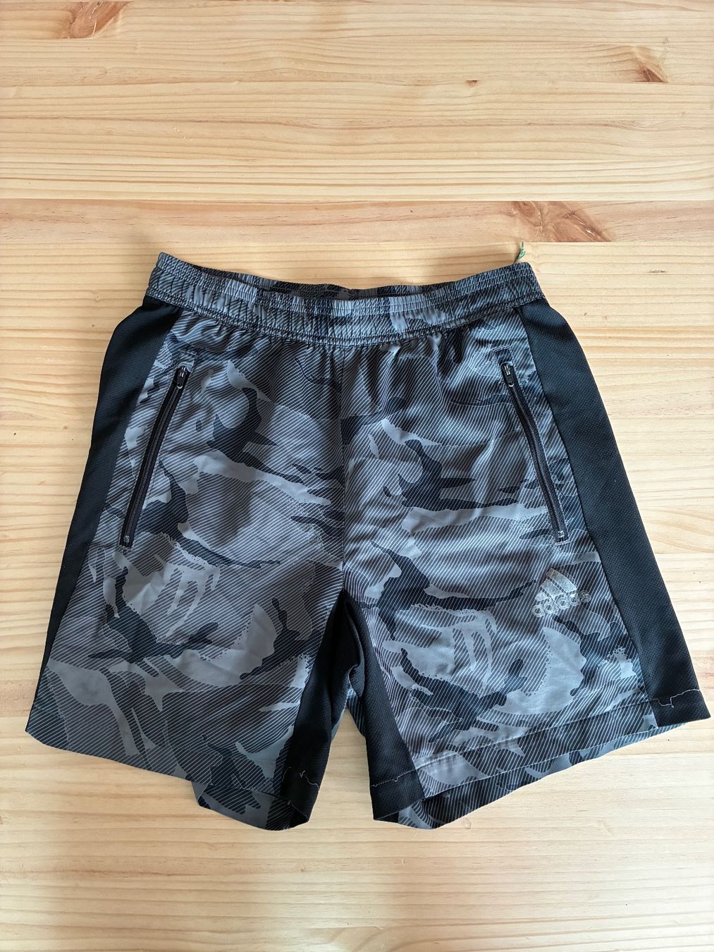 Adidas Hosen: Adidas Sport Shorts Schwarz – Gebraucht aus Schwarzenburg von Murjek