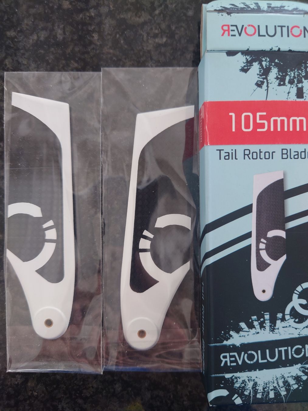Modellismo RC: Heckrotorblätter 105mm – Nuovo e nell'imballaggio originale da Abtwil SG venduto da rabbit64 1