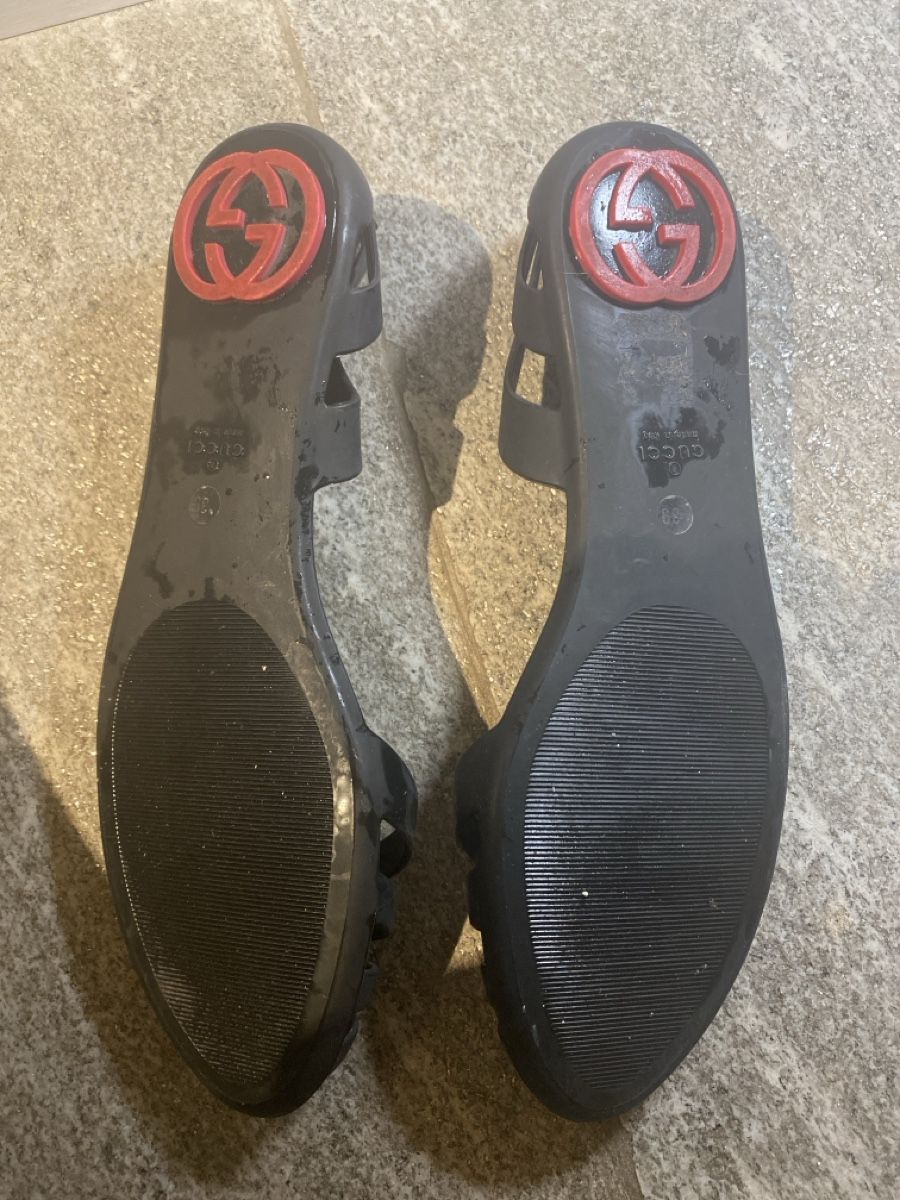 Gucci Scarpe da donna: Ciabatte in gomma Gucci – Nuovo (secondo la descrizione) da Davesco-Soragno venduto da Chichijango 1