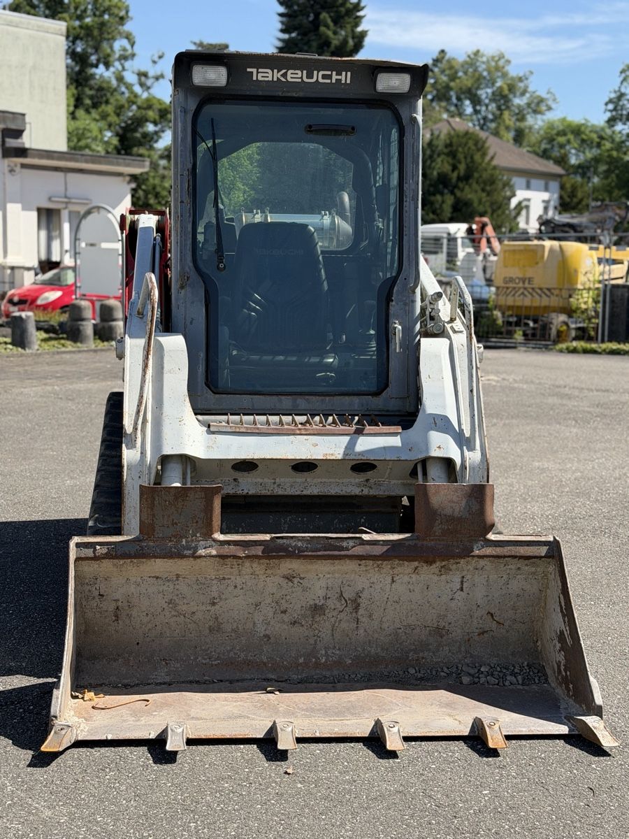 Chargeur de ferme: Chargeuse Takeuchi compacte TL 230 / 1828H heures – D'occasion à lyssach par brax2019 5
